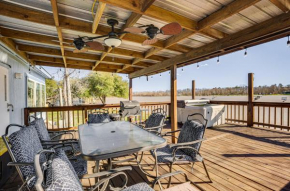 Waterfront Trinity Vacation Rental with Hot Tub!